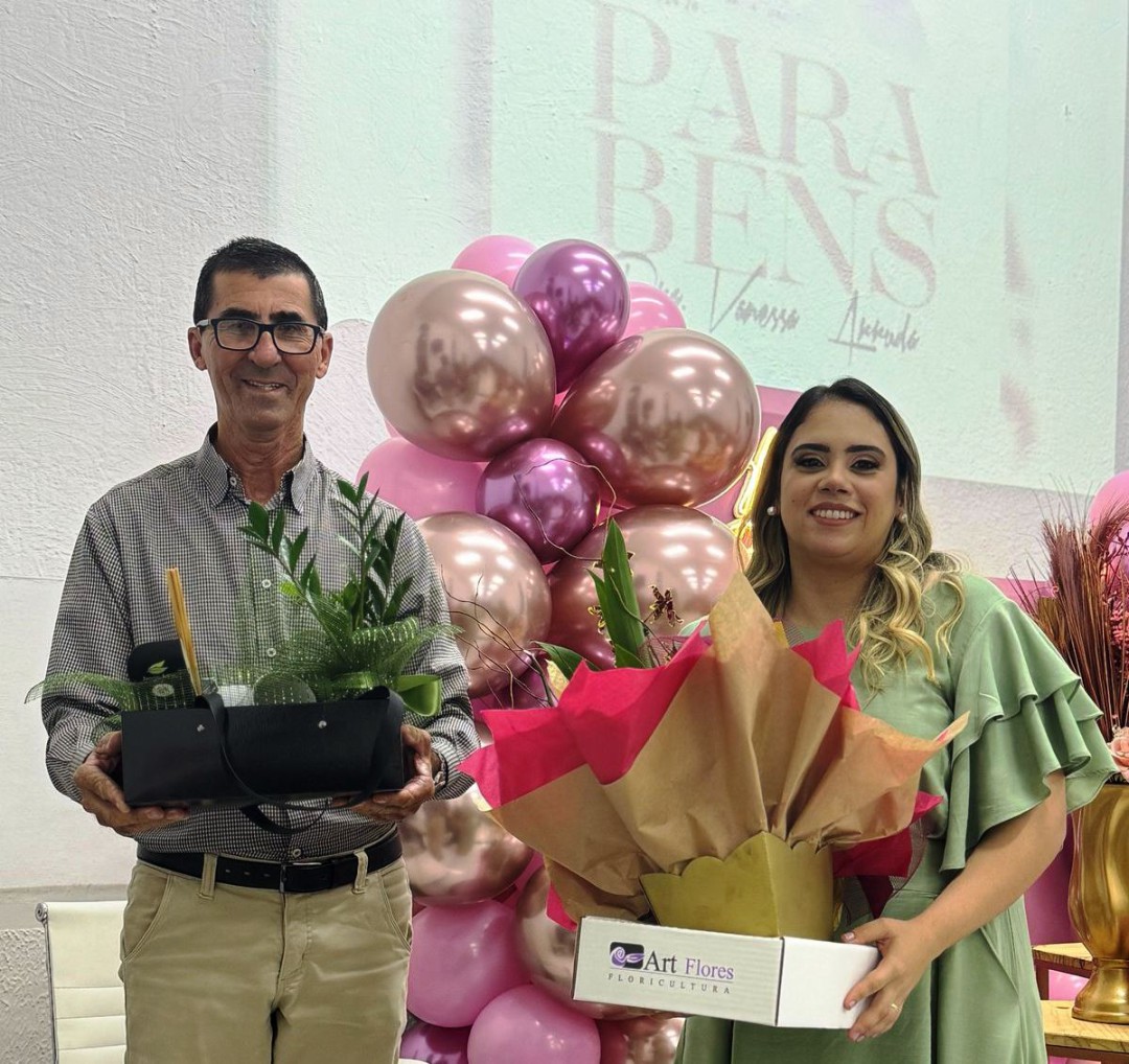 CULTO EM AÇÃO DE GRAÇAS CELEBRA O ANIVERSÁRIO DA PASTORA VANESSA ARRUDA EM LEME
