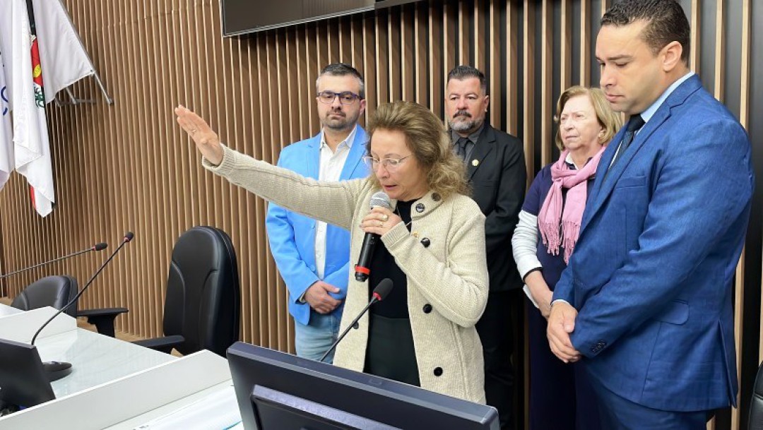 ELAINE BRAMBILLA É A NOVA PREFEITA DE ARARAS