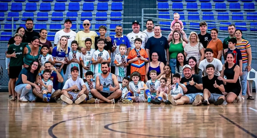 FUTSAL DE LEME ENCERRA TEMPORADA 2025 EM ALTA