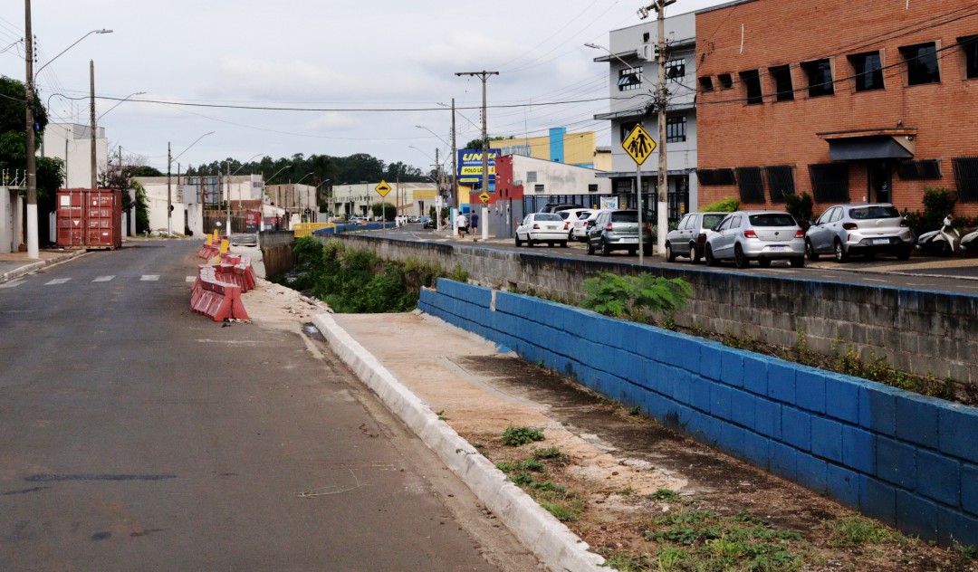 SAECIL DARÁ INÍCIO A OBRA DE RECONSTRUÇÃO DE TALUDE NA AVENIDA JOÃO ARRAIS SERÓDIO FILHO