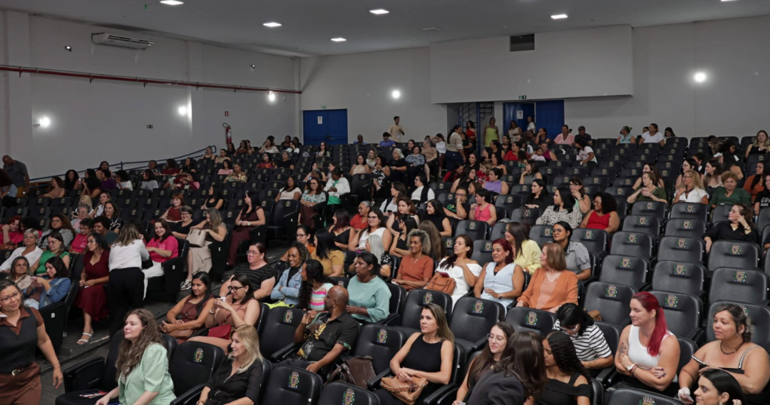 2º ENCONTRO DA MULHER EMPREENDEDORA REÚNE GRANDE PÚBLICO E FORTALECE EMPREENDEDORISMO FEMININO EM LEME