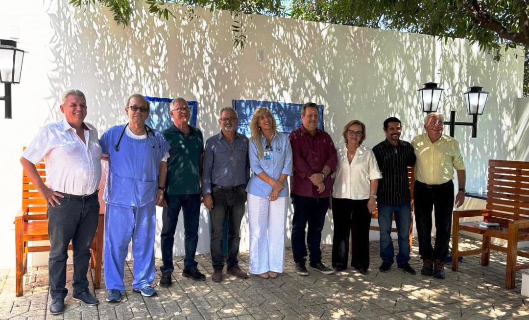 WAGÃO PARTICIPA DE INAUGURAÇÃO DE JARDIM NA SANTA CASA DE LEME QUE FAZ JUSTA HOMENAGEM A EX-PROVEDORA, RUTH BÁCCARO VIOLIN