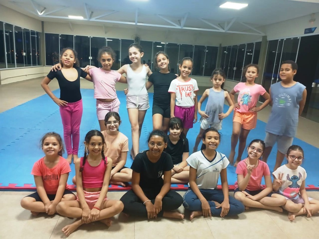 EM RIO CLARO: PROJETO DE GINÁSTICA RÍTMICA MOVIMENTA CRIANÇAS E ADOLESCENTES COM AULAS GRATUITAS