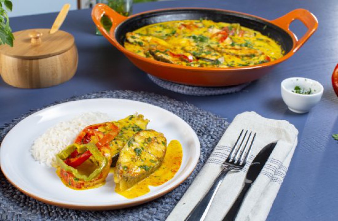 PEIXE COZIDO COM LEITE DE COCO