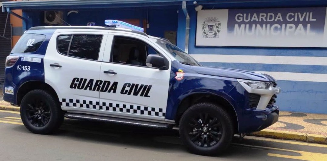 ABANDONO DE INCAPAZ - CRIANÇA DE 4 ANOS É ENCONTRADA SOZINHA EM RESIDÊNCIA NO JARDIM QUAGLIA
