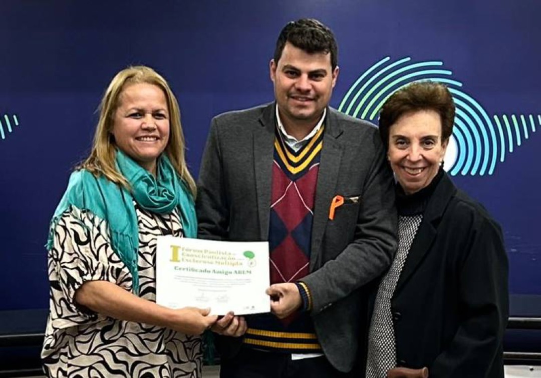 AUTOR DA LEI QUE CRIOU A CAMPANHA AGOSTO LARANJA, PRESIDENTE RICARDO CANATA É HOMENAGEADO NO FÓRUM PAULISTA DE ESCLEROSE MÚLTIPLA