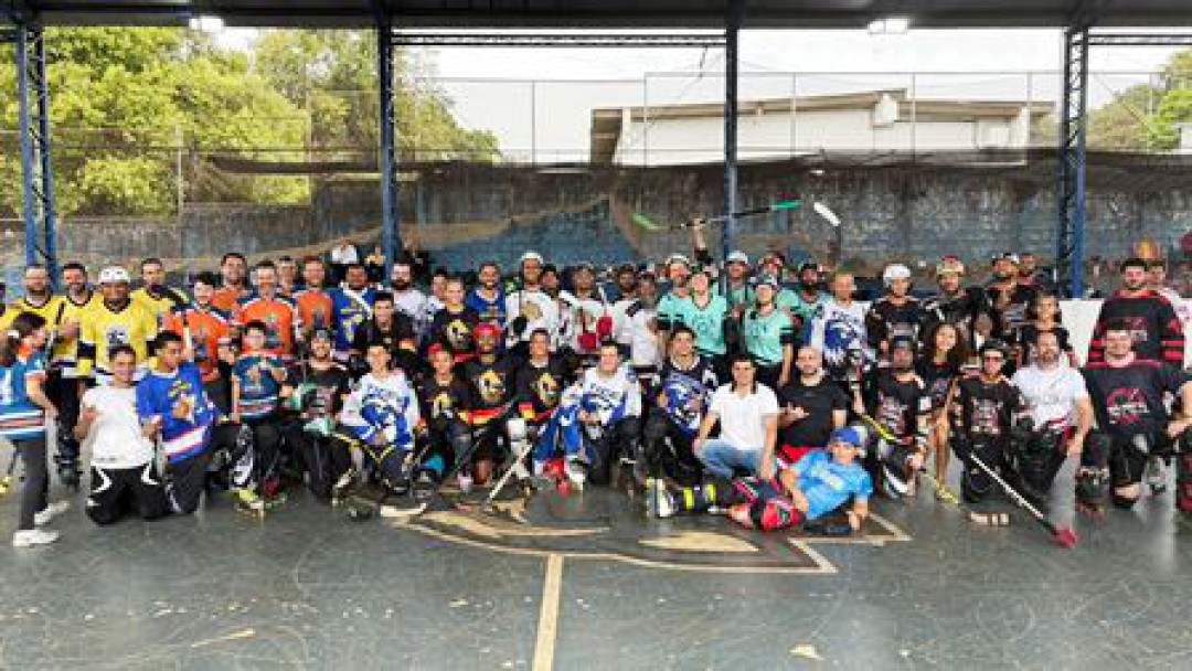 LEME RECEBE A PRIMEIRA COPA INTERIOR DE STREET HOCKEY 3X3 DE LEME