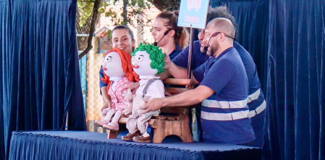 APRESENTAÇÃO TEATRAL NAS ESCOLAS DA REDE MUNICIPAL