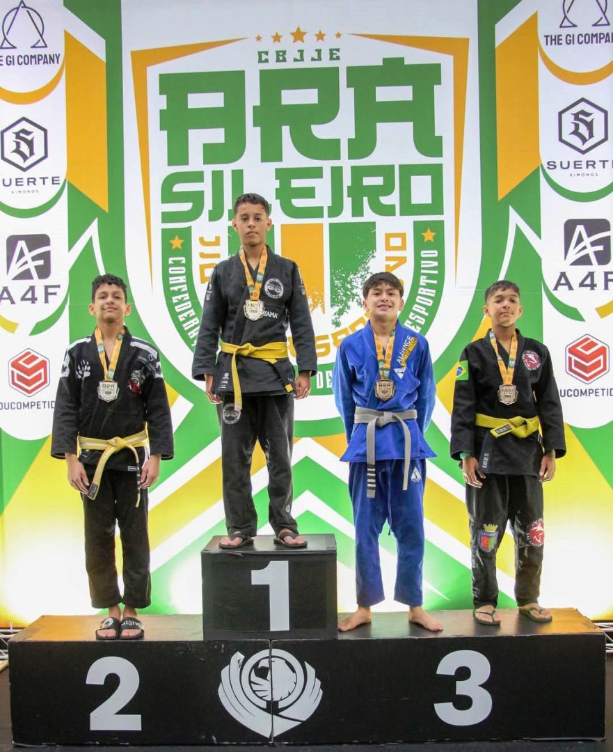 NAUAN SAGROU-SE CAMPEÃO NO CAMPEONATO BRASILEIRO KIDS DE JIU-JITSU ESPORTIVO