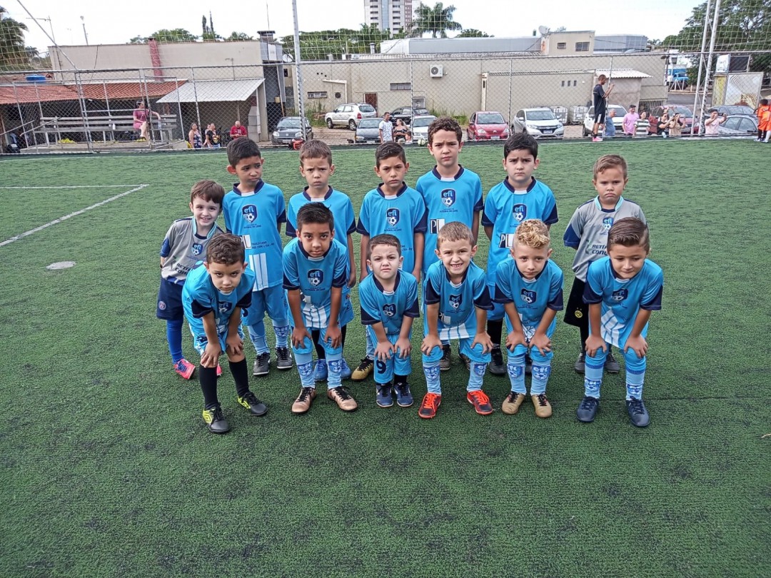 Escolinha de Futebol de Leme promove amistosos para atletas de 6 a 9 anos de idade