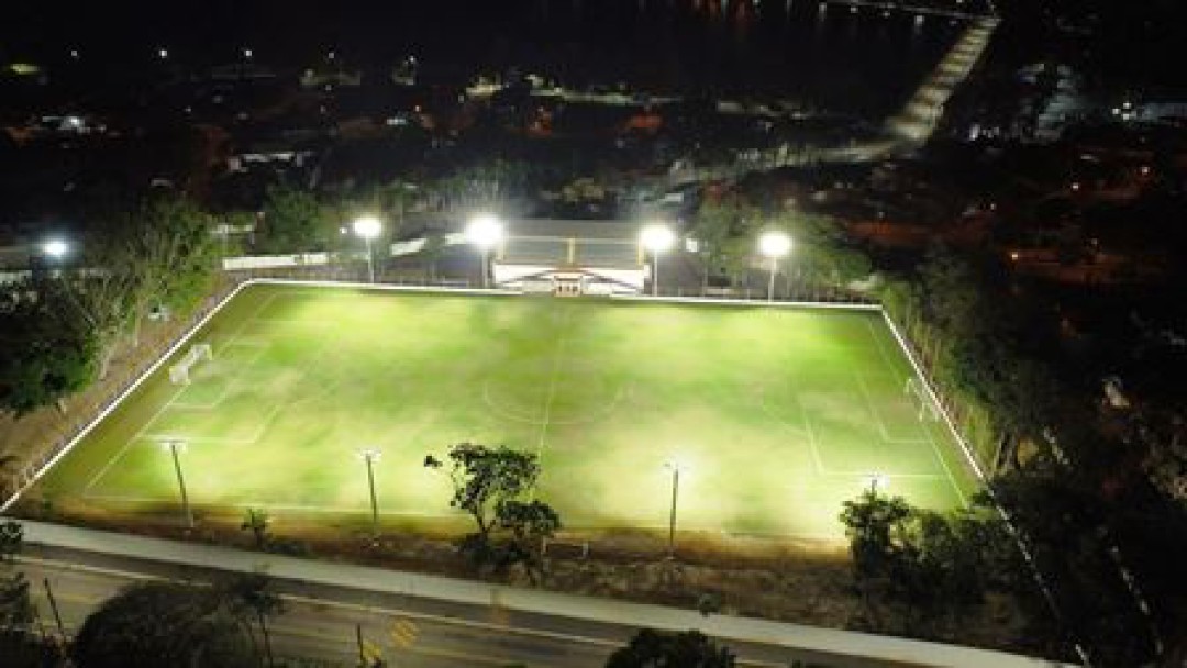 SANTA CRUZ DA CONCEIÇÃO: ESTÁDIO DE FUTEBOL GANHA ILUMINAÇÃO EM LED