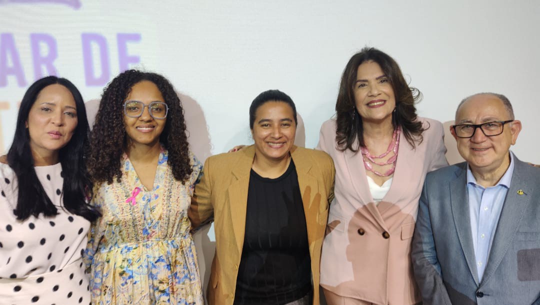 Vereadora Cintia Grossklauss participa do lançamento da Frente Parlamentar de Combate ao Câncer