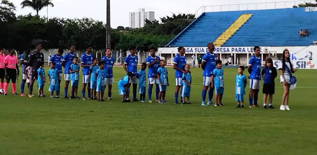 JOVENS ATLETAS TÊM TARDE ESPECIAL AO LADO DO LEMENSE