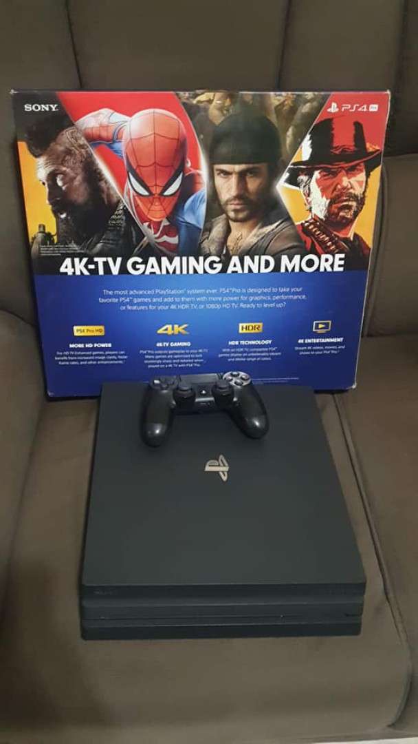 Vende- se Playstation 4 PRO 1TB 4K