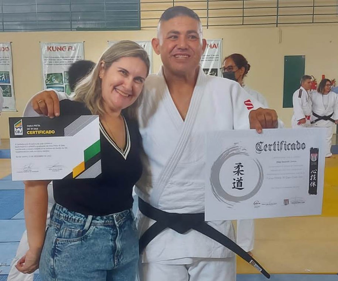 Sensei Elias Rizziolli Júnior recebeu o seu Certificado de promoção a 3º Dan