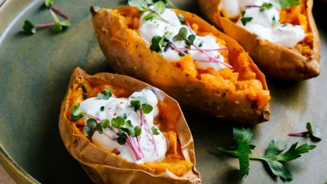 BATATA-DOCE RECHEADA COM QUEIJO