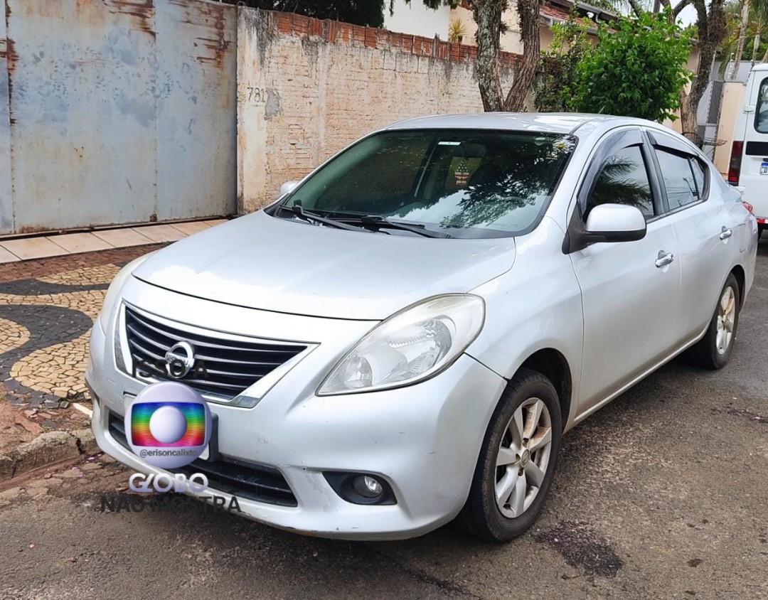 Nissan Versa 4 portas completo