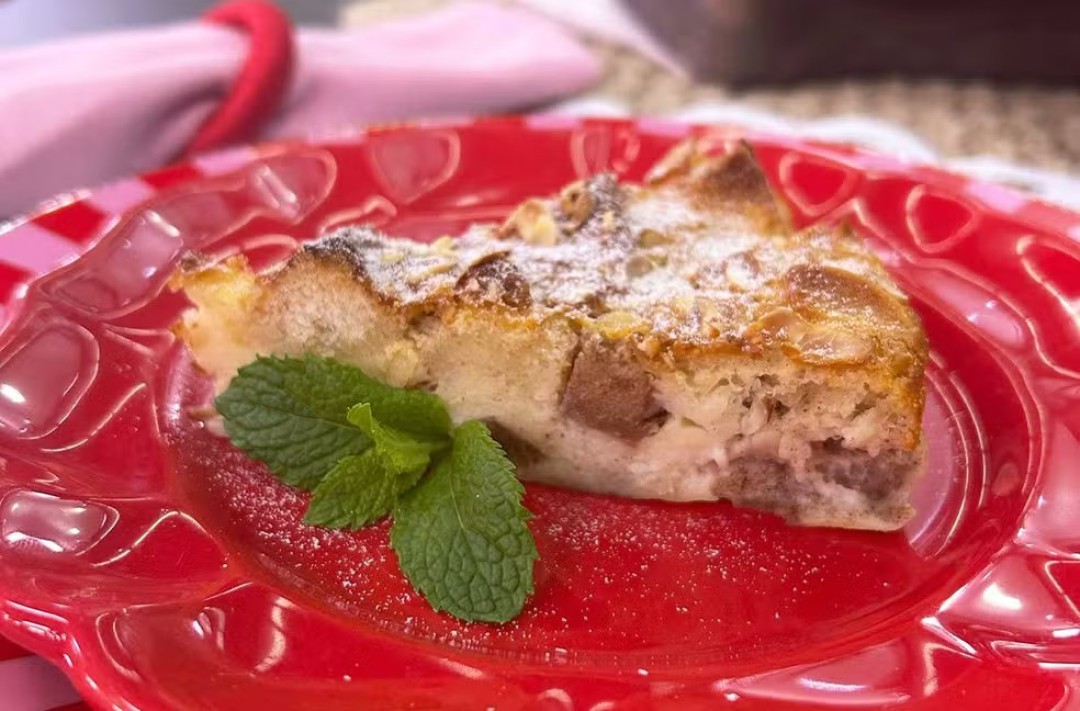 TORTA DE MAÇÃ COM PÃO