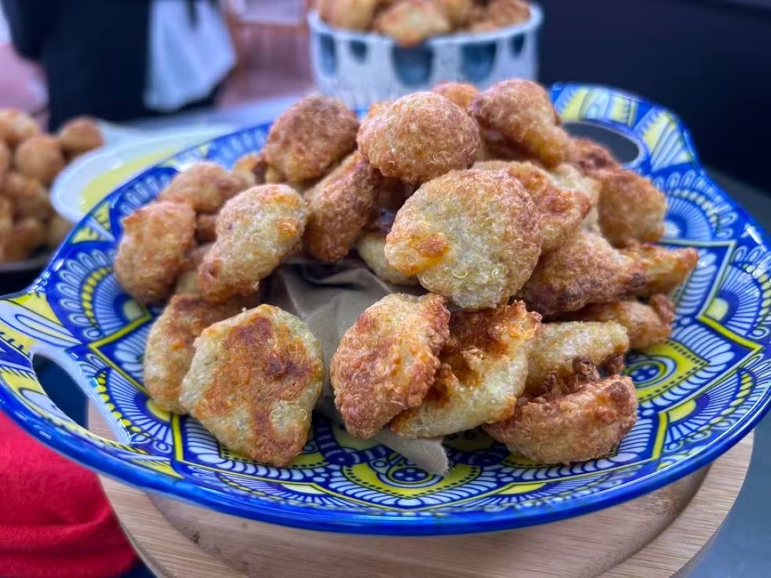 SALGADINHO DE QUINOA COM QUEIJO NA AIR FRYER