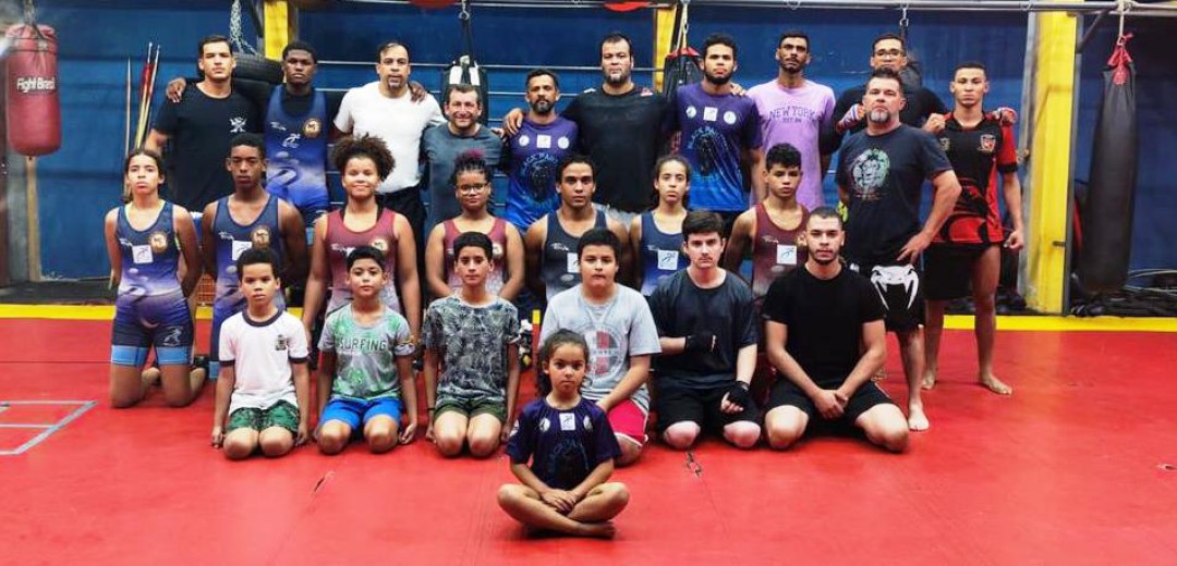 ATLETAS DA BASE OLÍMPICA DE WRESTLING - CAMPEÕES BRASILEIROS E INTERNACIONAIS ESTIVERAM EM LEME