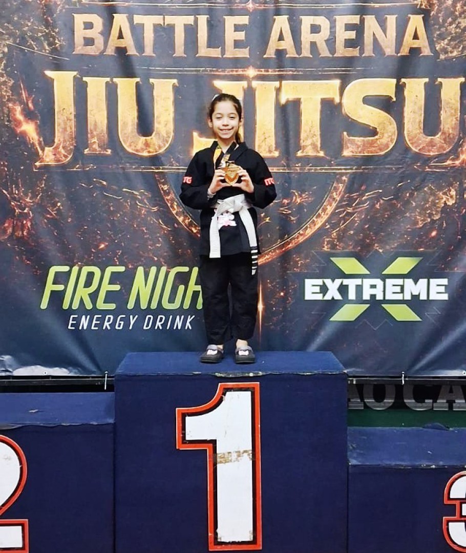 LORRAYNE DE CÁSSIA BRILHA MAIS UMA VEZ NO BATTLE ARENA JIU JITSU