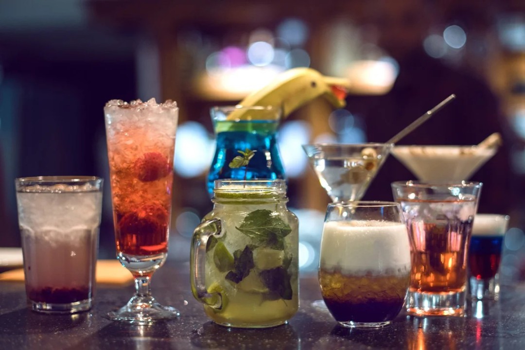 PERIGO INVISÍVEL: O RISCO DO METANOL EM BEBIDAS ALCOÓLICAS